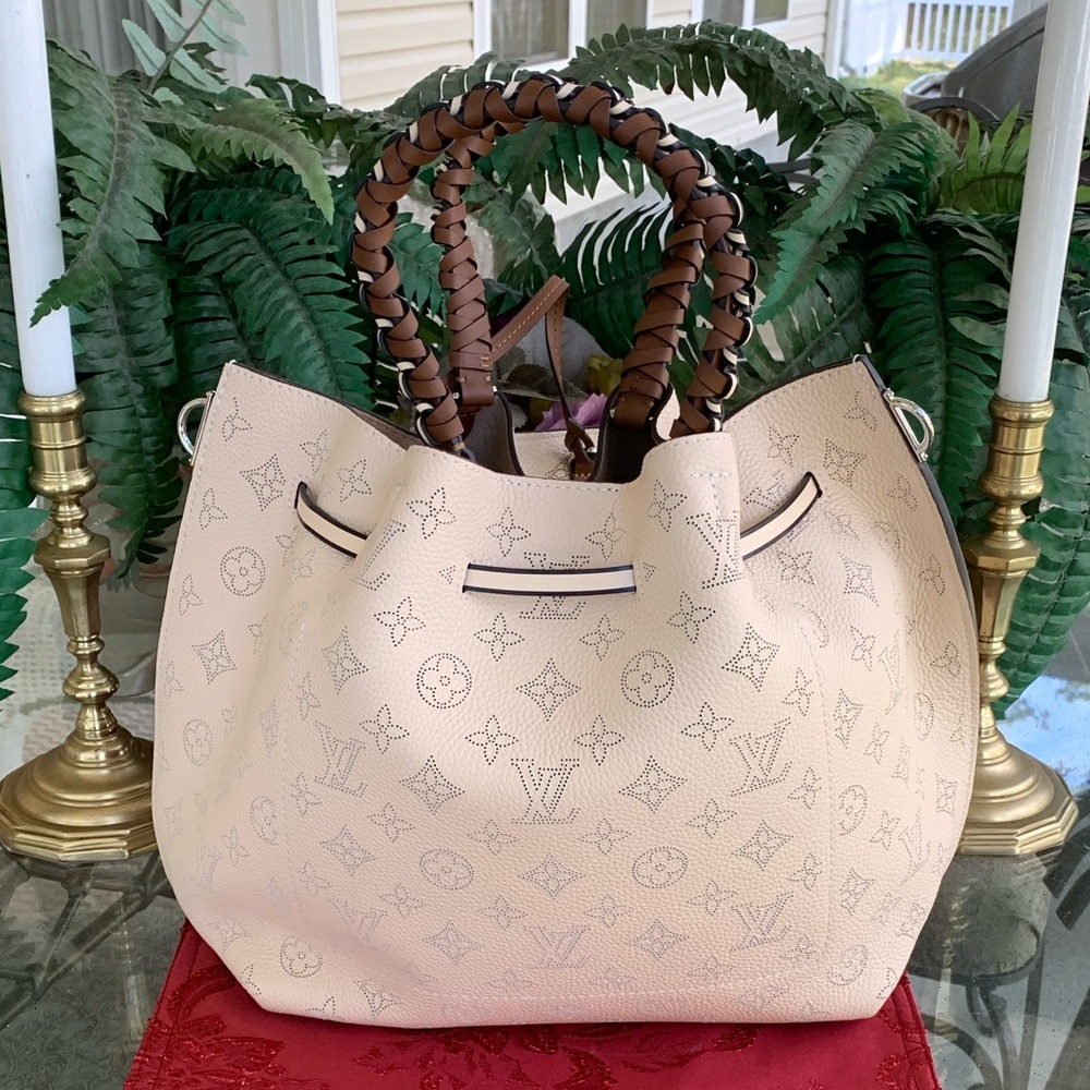 ❤️❤️BRAND NEW/TRADE BOUGHT IN FRANCE LV GIROLATA - Picture 2 of 8